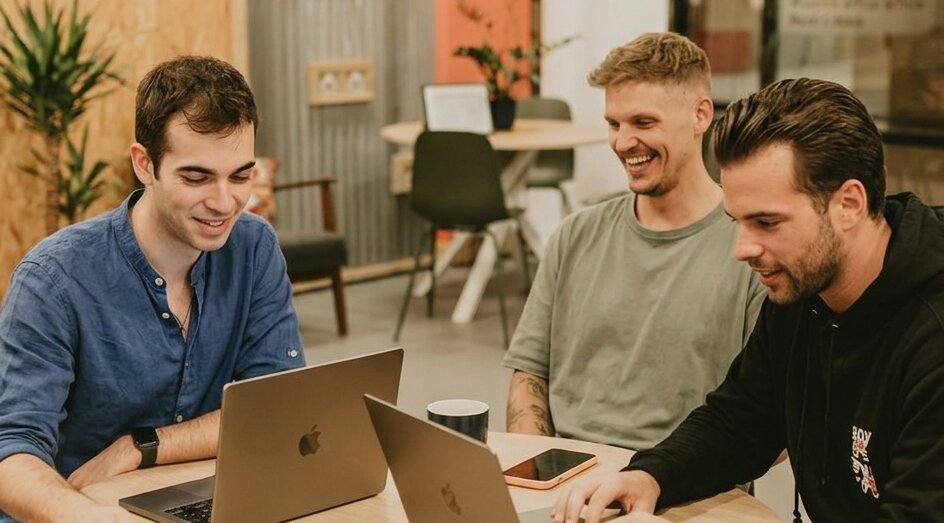 Axelered team at work